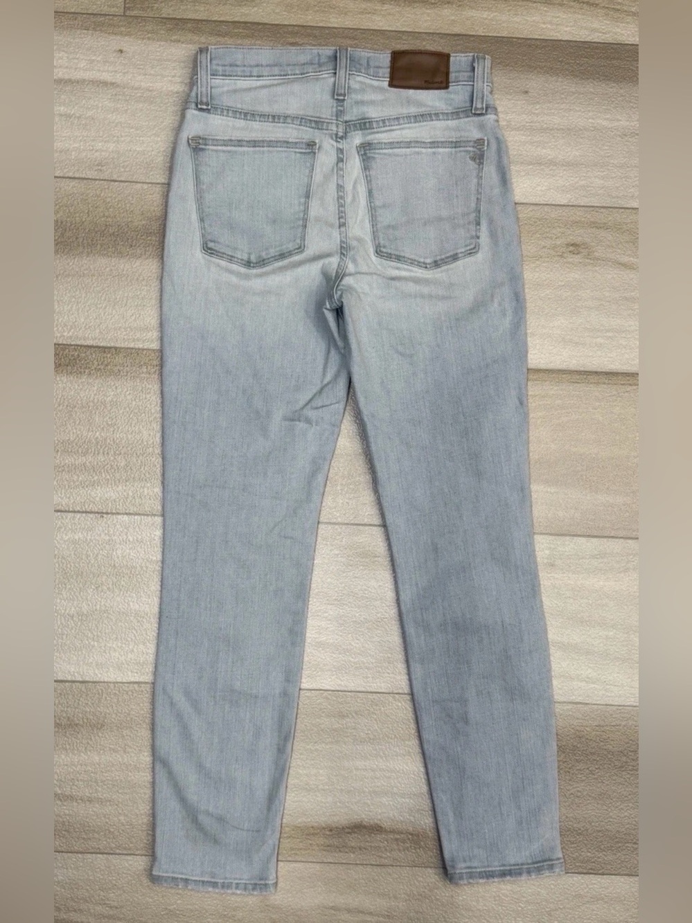 Madewell 9in Mid-Rise Skinny Crop Blue Denim
Jeans: Size 24 Msr 24x26 - Picture 3 of 10